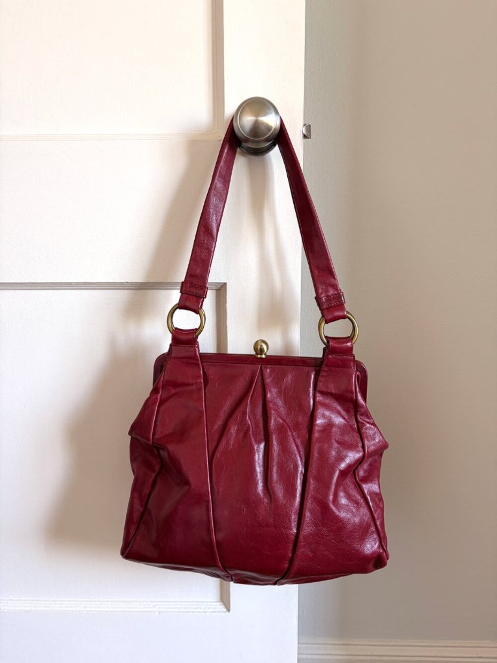 HOBO International Brianne Maroon Leather Frame Shoulder Bag - Picture 3 of 9
